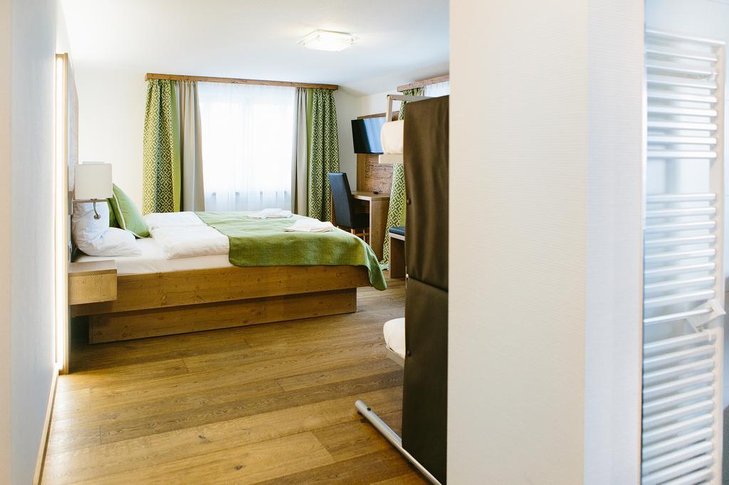 & Restaurant Zum Schwarzen Baeren Andermatt